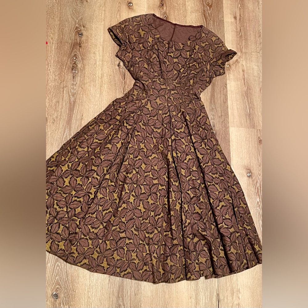 1950’s vintage brown gold fall leaves dress retro full circle skirt XS VLV pinup - Picture 1 of 11